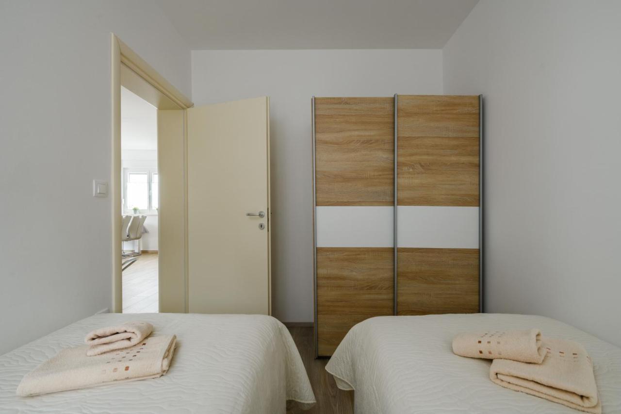 Apartment Kate พูลา ภายนอก รูปภาพ
